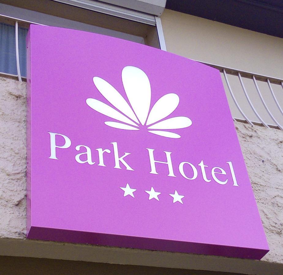 Park Hotel & Appartements Cholet Exterior photo